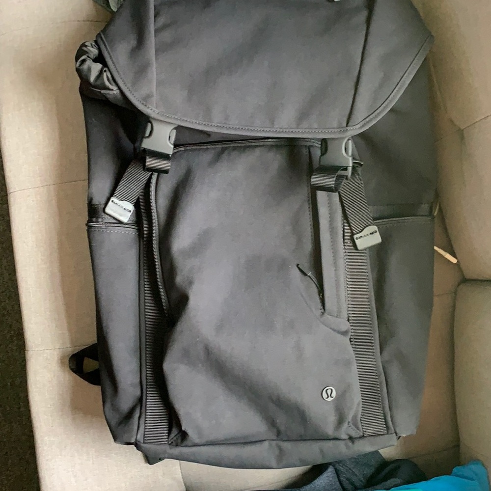 Lululemon Command the Day Backpack
